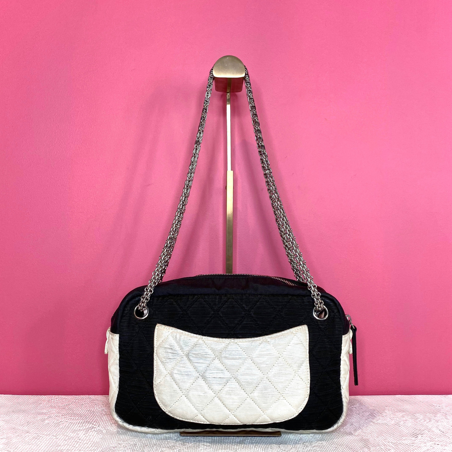 Chanel 2.55 Camera Case Bag - Image 2