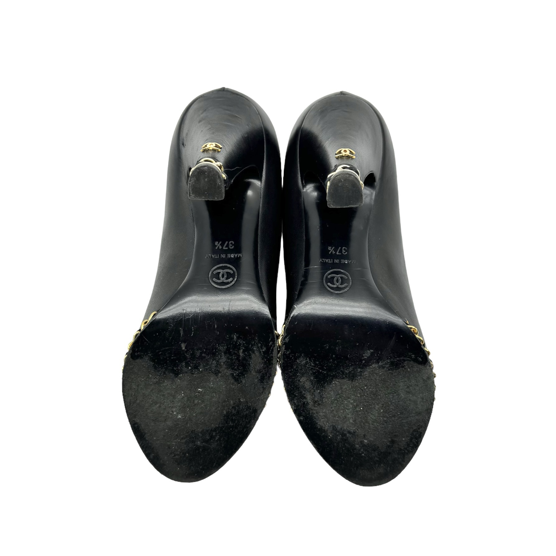 Chanel Lambskin Chain Around Cap Toe Pumps 37.5 - Image 6