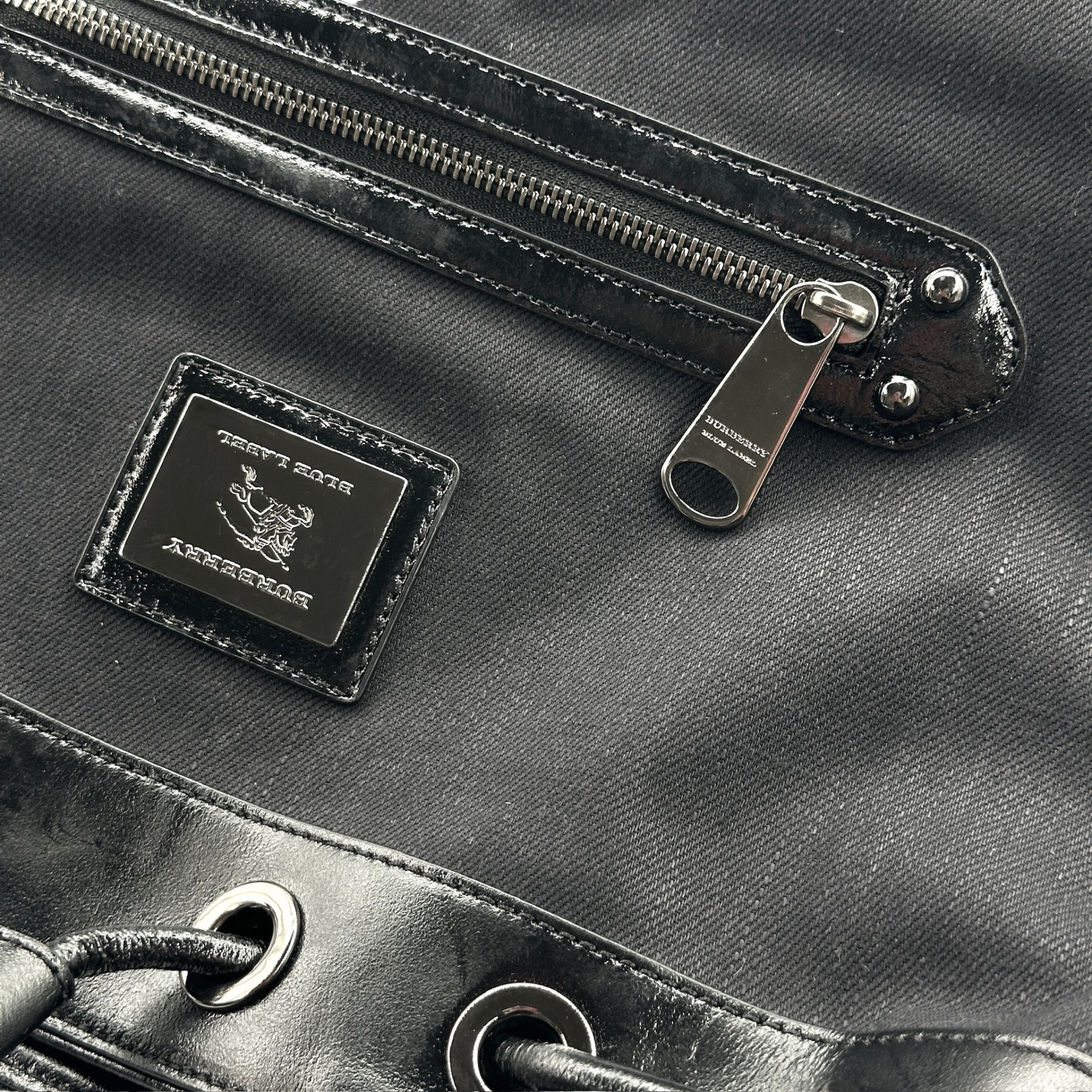 Burberry Logo Plate Front Zipper Drawstring Tote Bag - Image 8