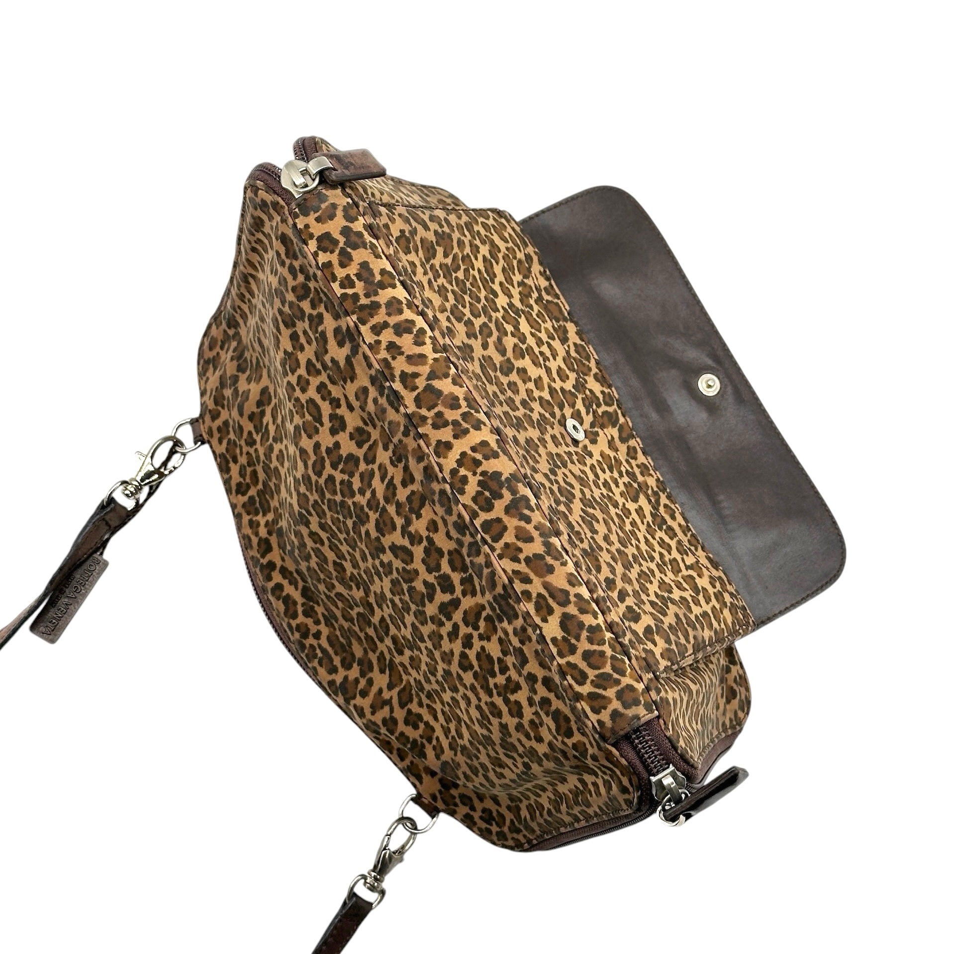 Bottega Veneta Front Pocket Leather Strap Crossbody Bag - Image 6
