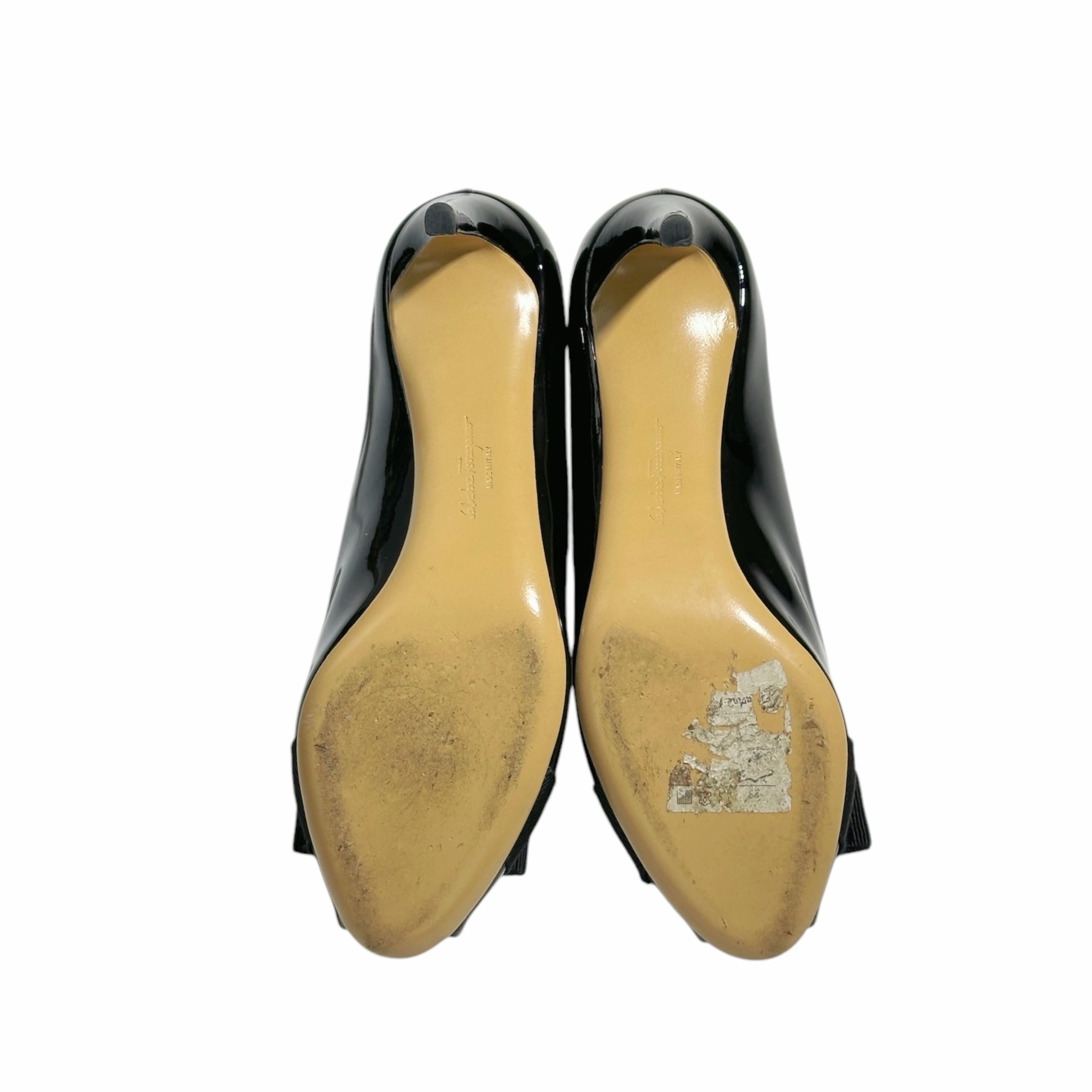Ferragamo Patent Leather Vara Heels 36.5 - Image 7